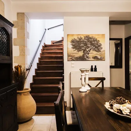 Elia Provarma - Your La Canée