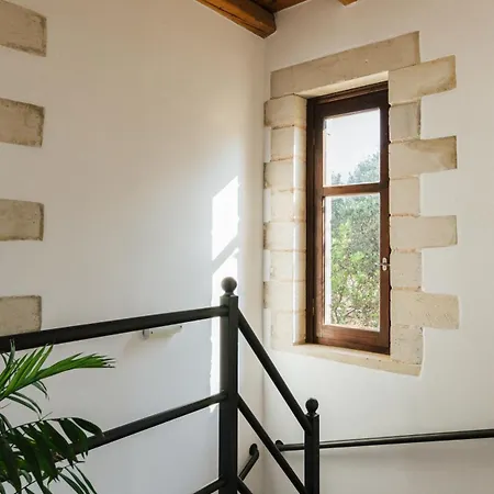 Elia Provarma - Your Villa