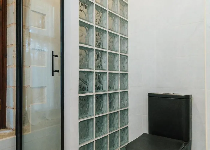 Elia Provarma - Your 干尼亞