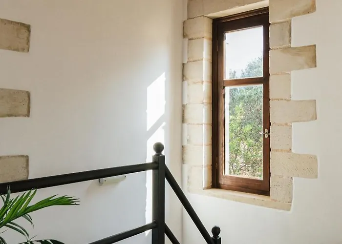 Elia Provarma - Your Вилла